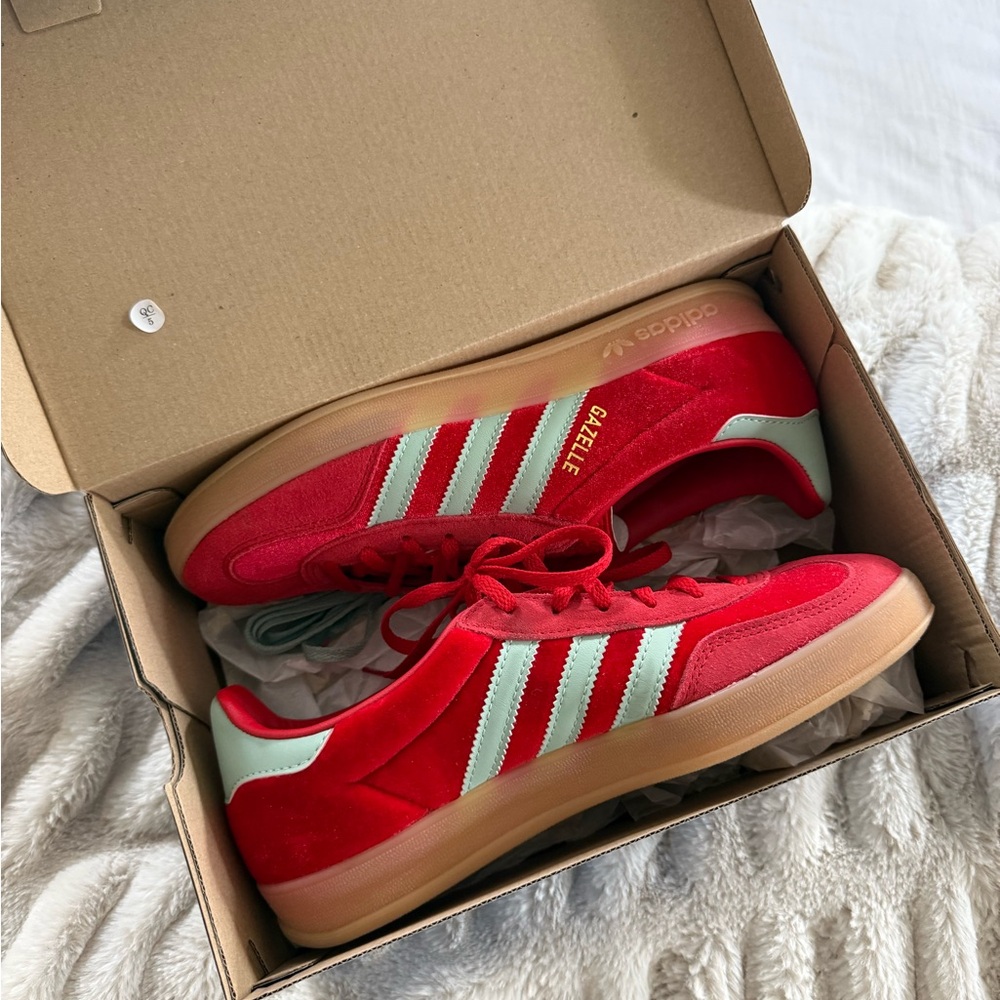 adidas Gazelle Indoor W Red with Mint Accents